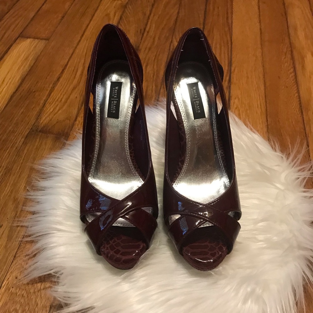 White House Black Market pumps